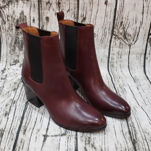 Timeless Frye Bordeaux Chelsea Booties - Picture 7 of 9
